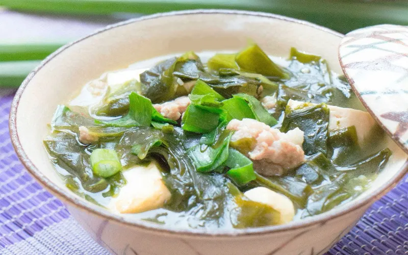 Finished Seaweed Tofu Soup