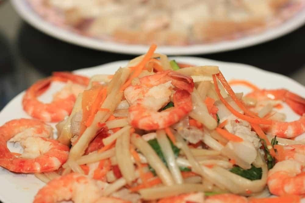 Cách làm gỏi tôm ngó sen