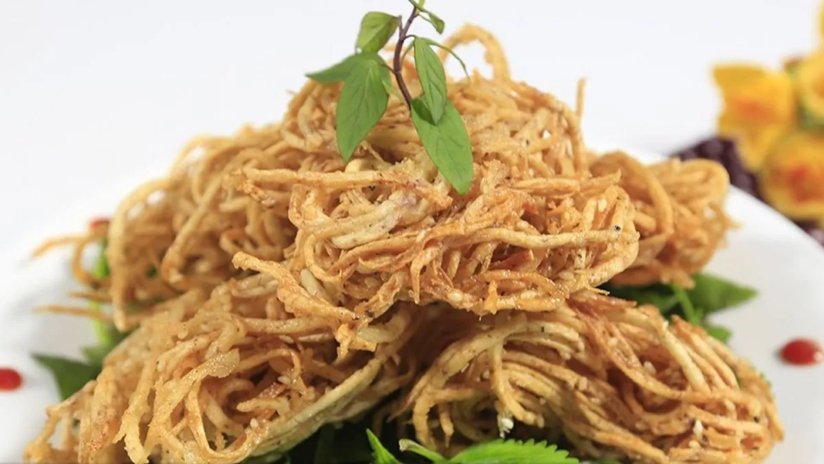 Crispy and delicious fried taro