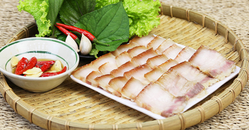 Cách làm thịt ba chỉ hấp nước mắm