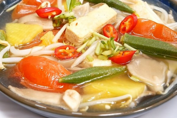 Cómo preparar una sopa agria de setas vegetariana ligera