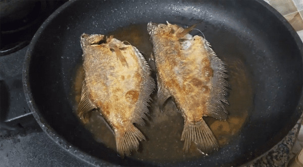 Fried dried snakehead fish