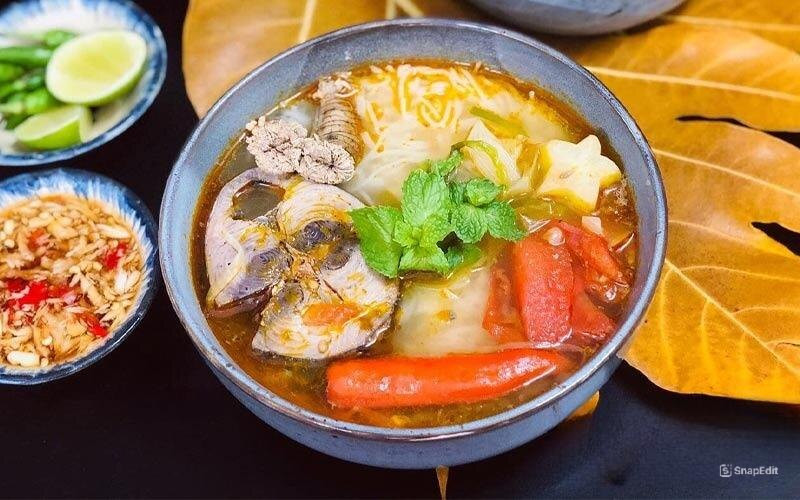 Freír ligeramente el atún antes de cocinar