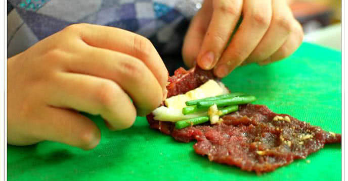 Preparar el queso y la cebolleta