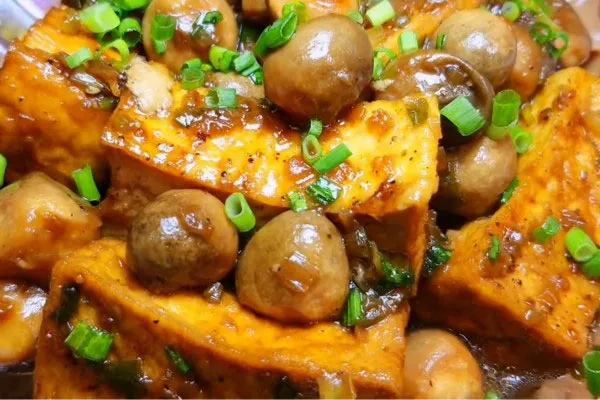 Delicious and flavorful tofu and straw mushroom stir-fry