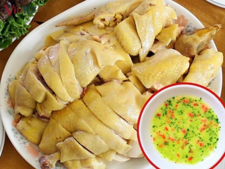 Pollo al vapor con jengibre y salsa