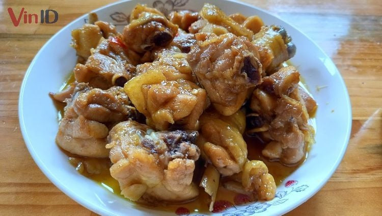 Finished curry chicken stew