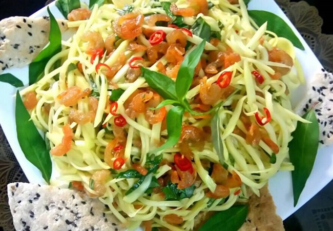Delicious vegan green mango salad