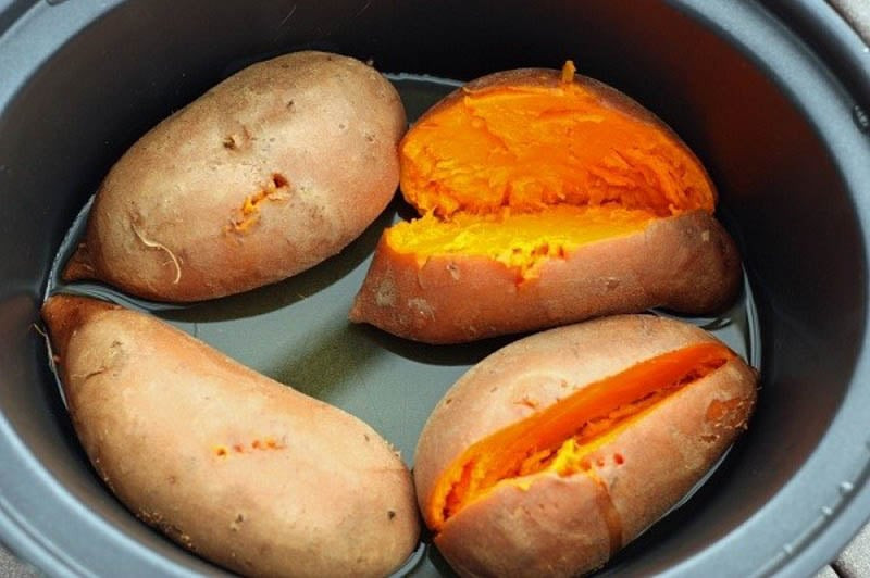 Boiling sweet potatoes in a rice cooker