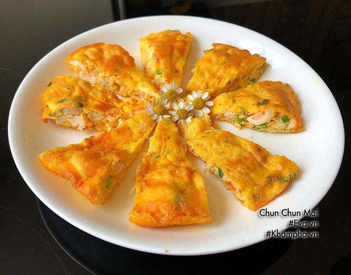 Completed shrimp omelette