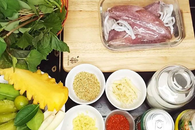 Ingredientes para hacer calamares al vapor con jengibre