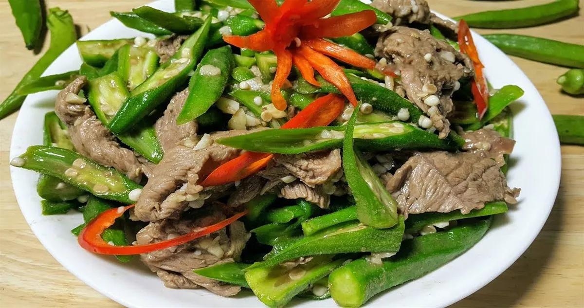 Ingredients needed for beef and okra stir-fry