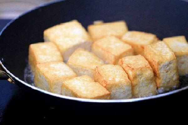 Nguyên liệu đậu hũ xào cà chua