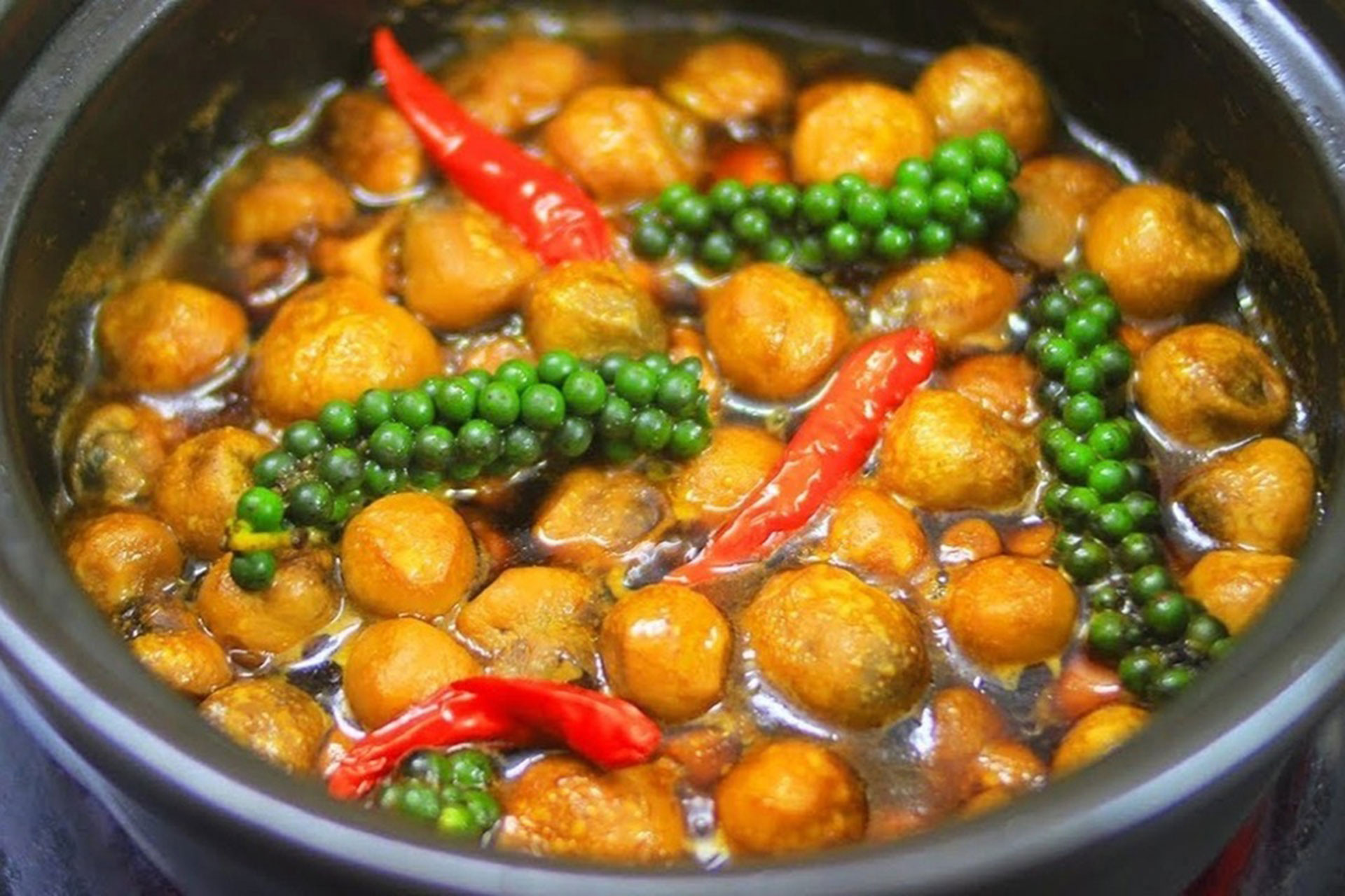 Nguyên liệu làm nấm rơm kho tiêu