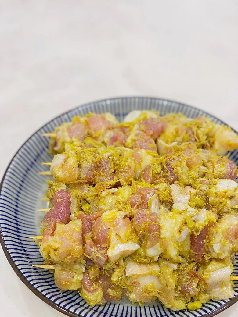 Asar las costillas de cerdo con carbón o freidora sin aceite - Finalización del plato