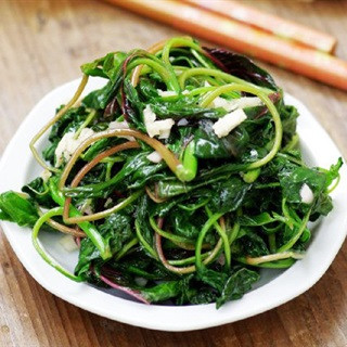 Preparing ingredients for banana blossom salad