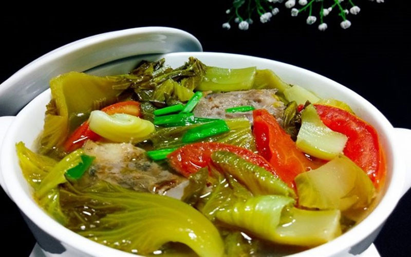 Producto final de la sopa agria de atún