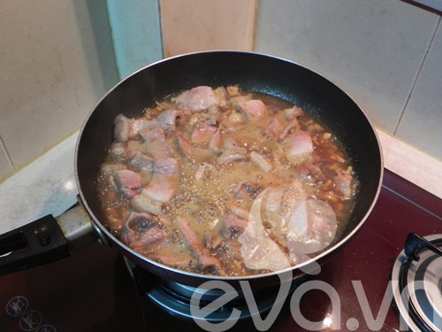 Finished soybean paste braised ribs