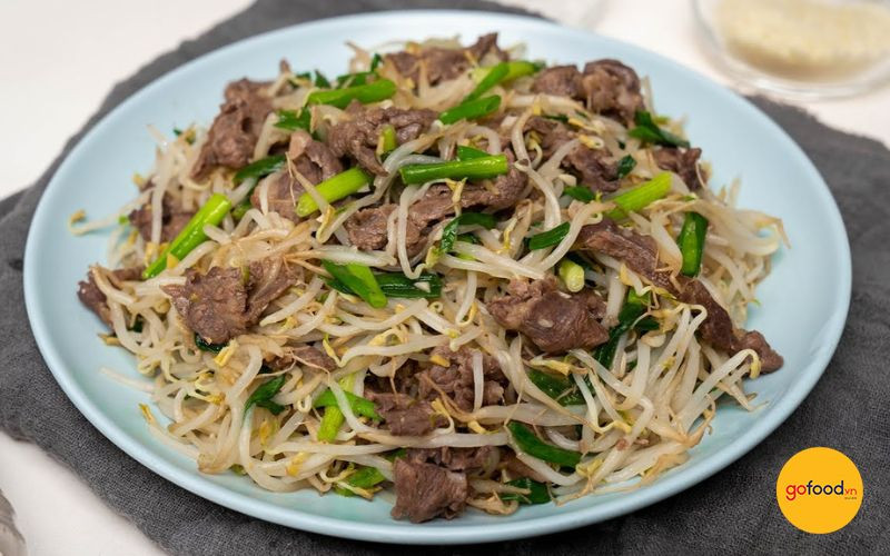 Beef and Bean Sprout Stir-Fry