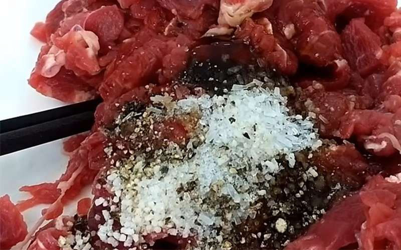 Marinating beef for asparagus stir-fry