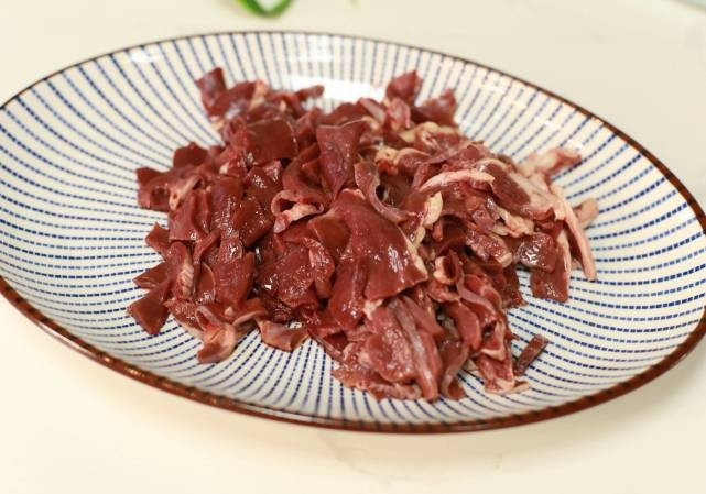 Marinar el corazón de cerdo antes de saltearlo