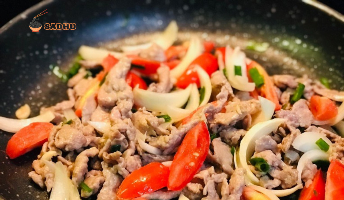 Estofado de carne de res con tomate