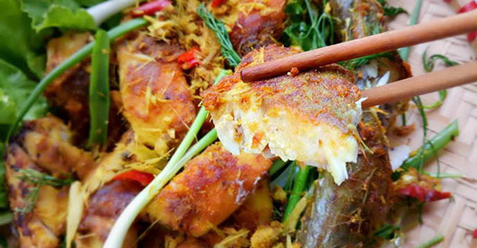 Grilled Fish with Galangal and Fermented Rice - Grilling the Fish