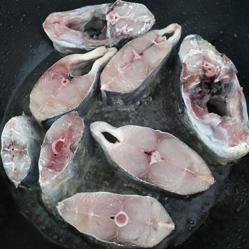 Cách làm cá thu chiên sốt me