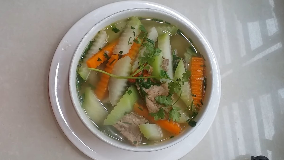 Cách làm canh su hào nấu sườn