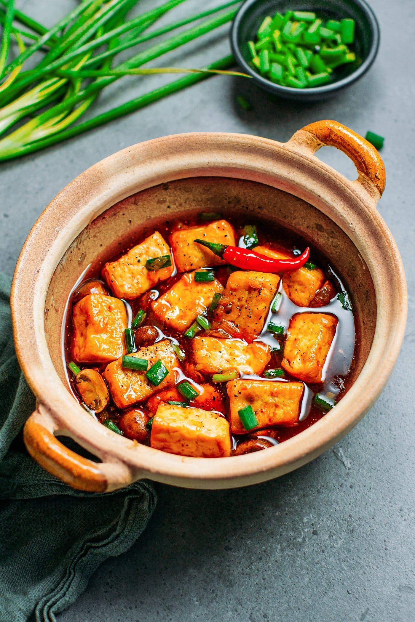 Cómo hacer tofu estofado con pimienta de manera correcta