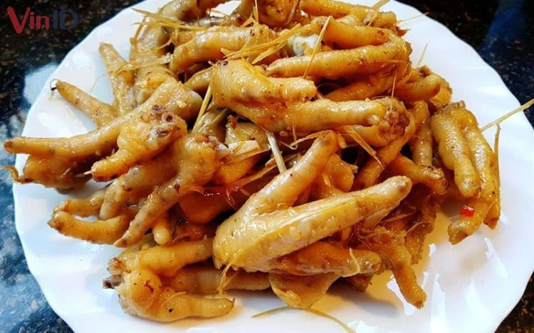 Patas de pollo fritas con lemongrass y chile