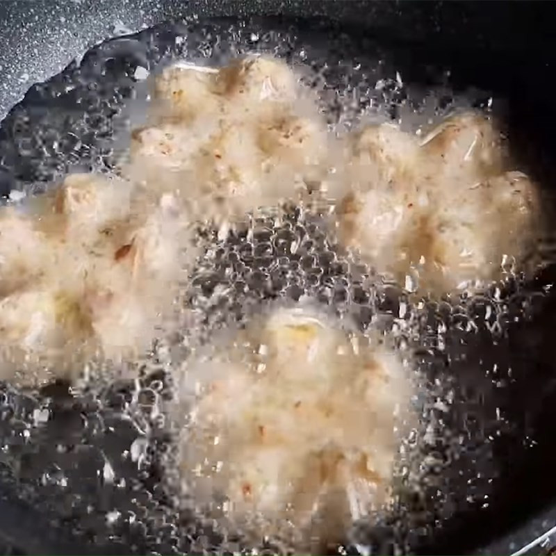 Deep-frying young jackfruit