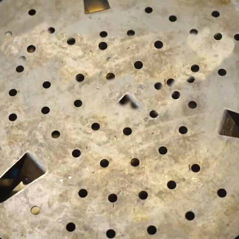 Steaming ribs with spices