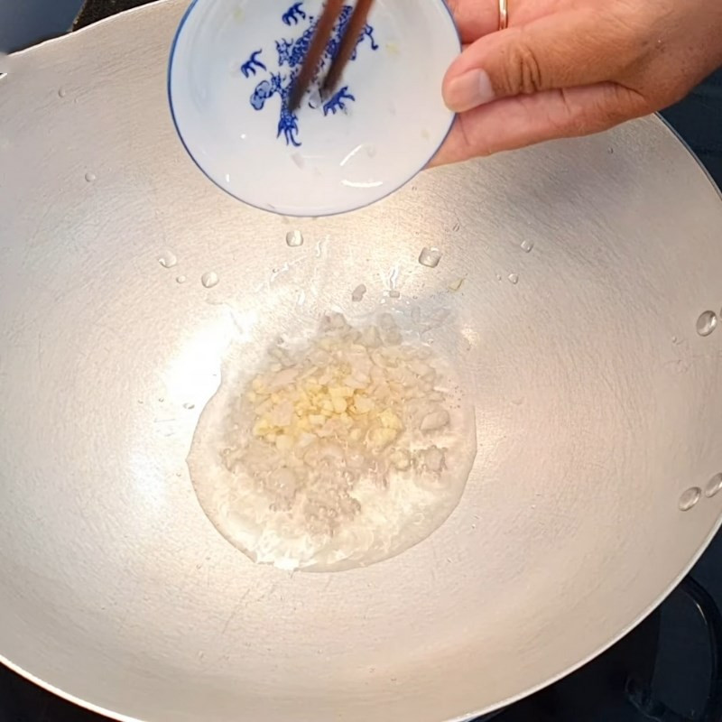 Estofar el tofu con salsa de soja fermentada