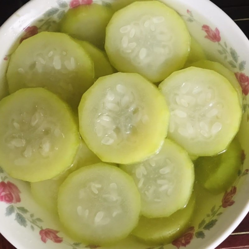 Plato de calabaza cocida con salsa de soja terminado