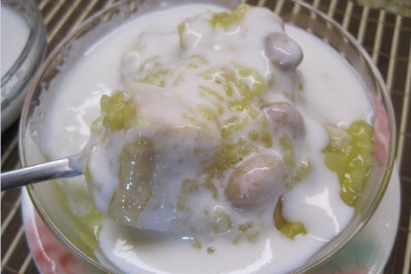 Taro and Lotus Seed Stew
