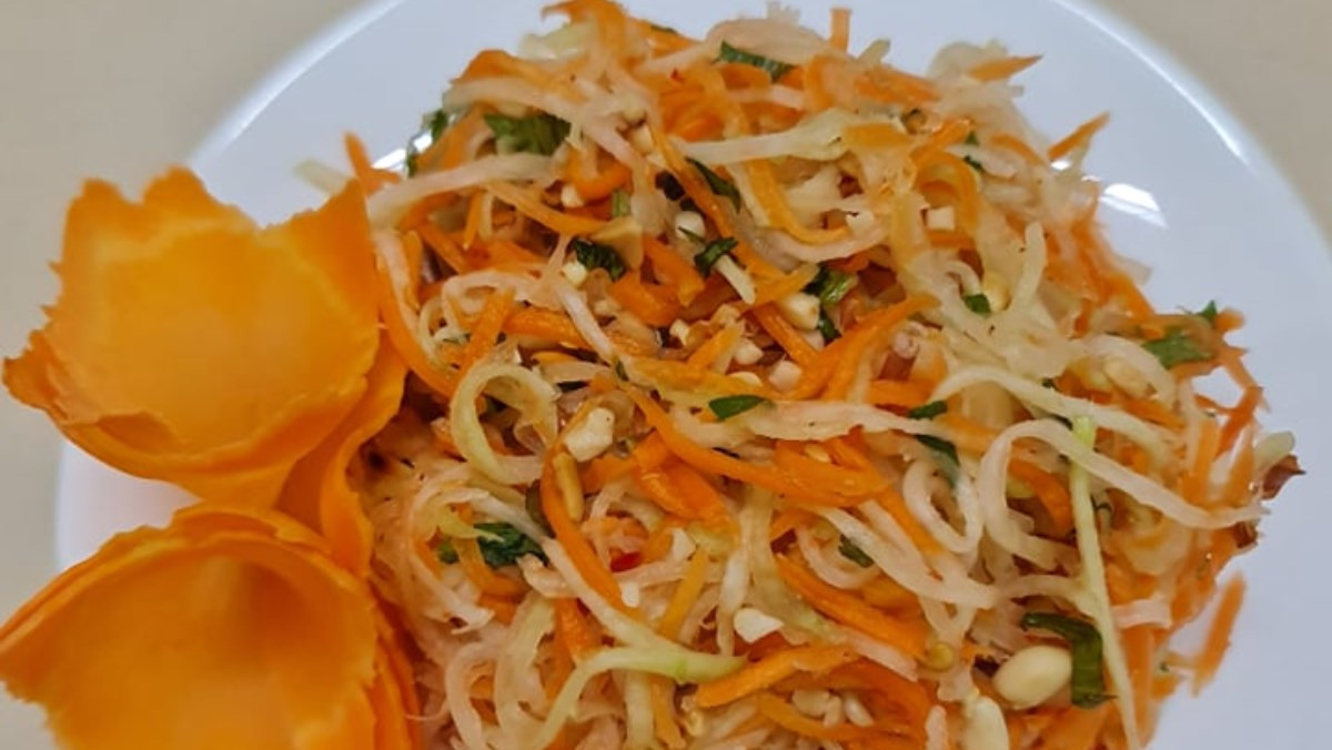Nguyên liệu làm gỏi su hào cà rốt chay