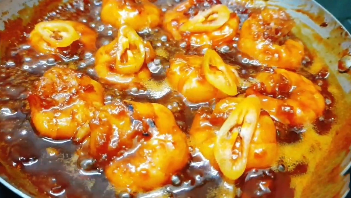 Nguyên liệu món tôm kho hành tím