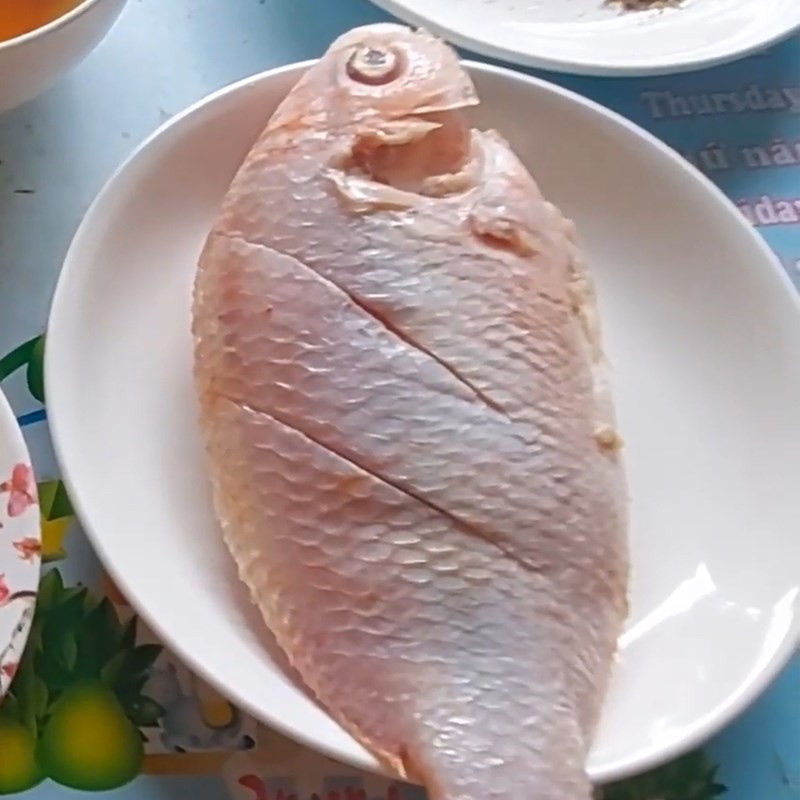 Preparing the fish before cooking