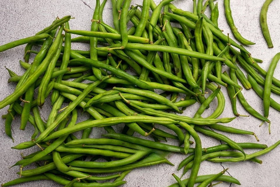 Preparing Green Beans