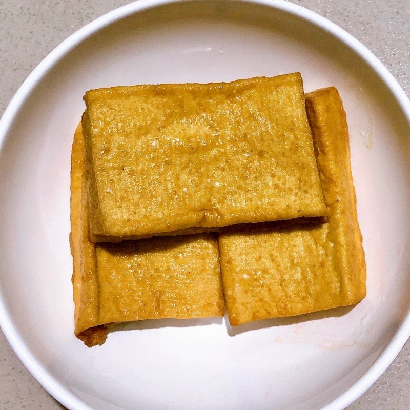 Sơ chế nguyên liệu đậu hũ kho cà chua