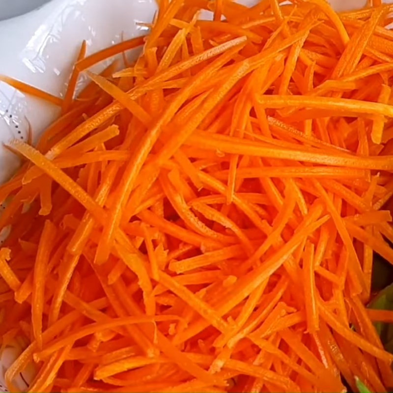 Sơ chế nguyên liệu gỏi ngó sen chay