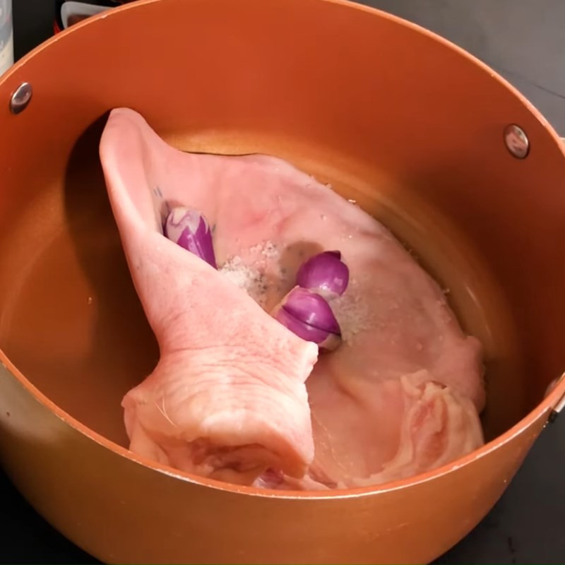 Preparing ingredients for pork ear and cucumber salad