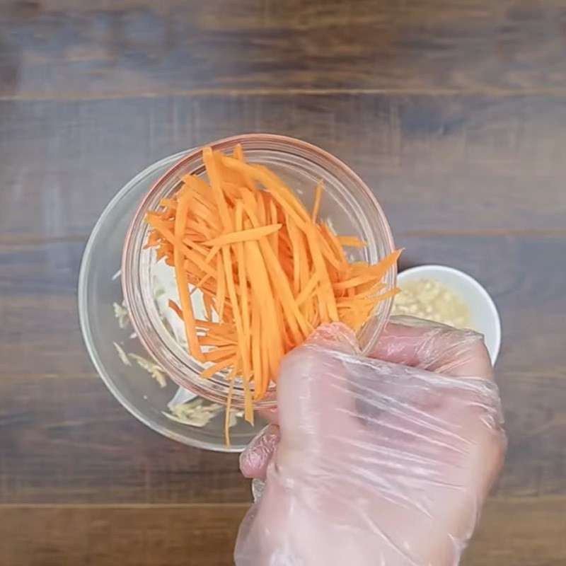 Preprocessing horn pepper and Vietnamese coriander