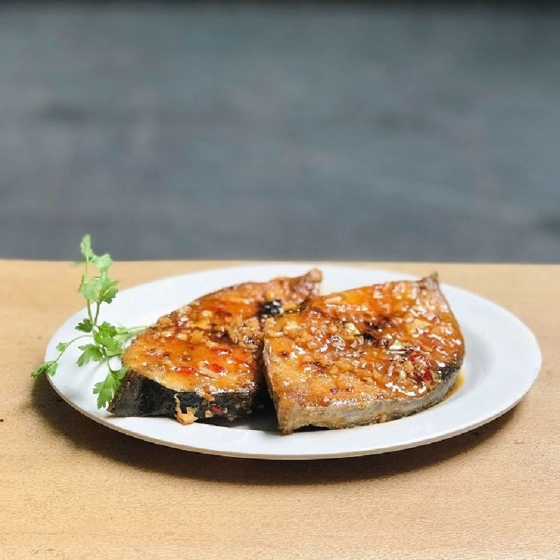 Finished Mackerel Braised in Fish Sauce