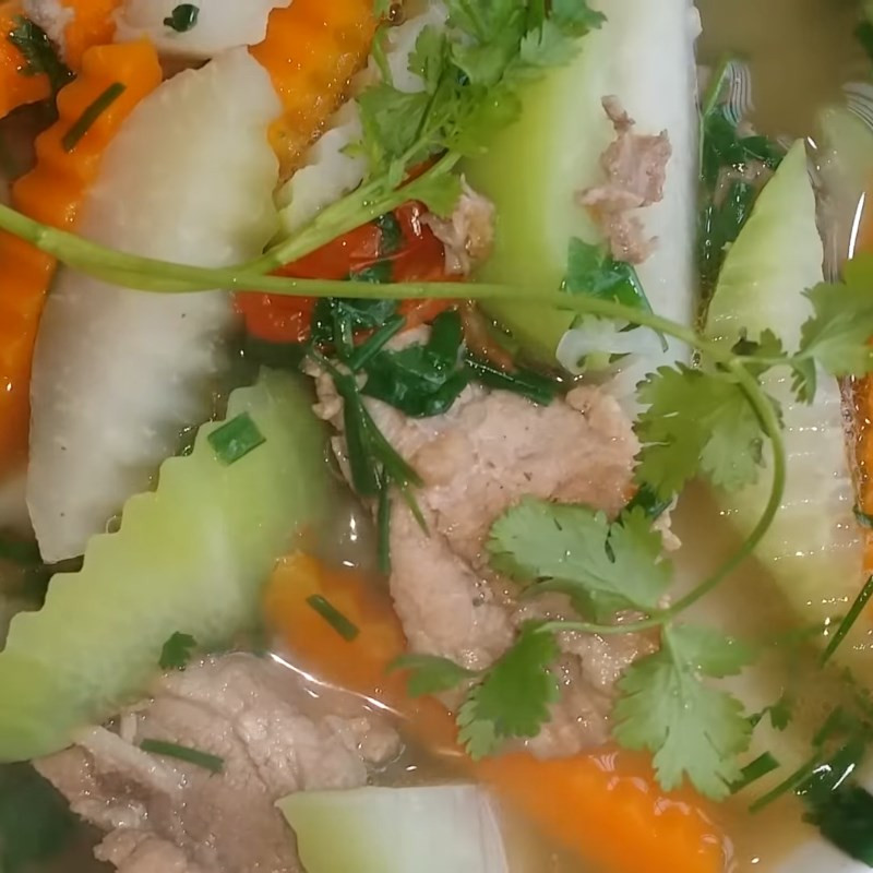 Thành phẩm canh su hào nấu sườn