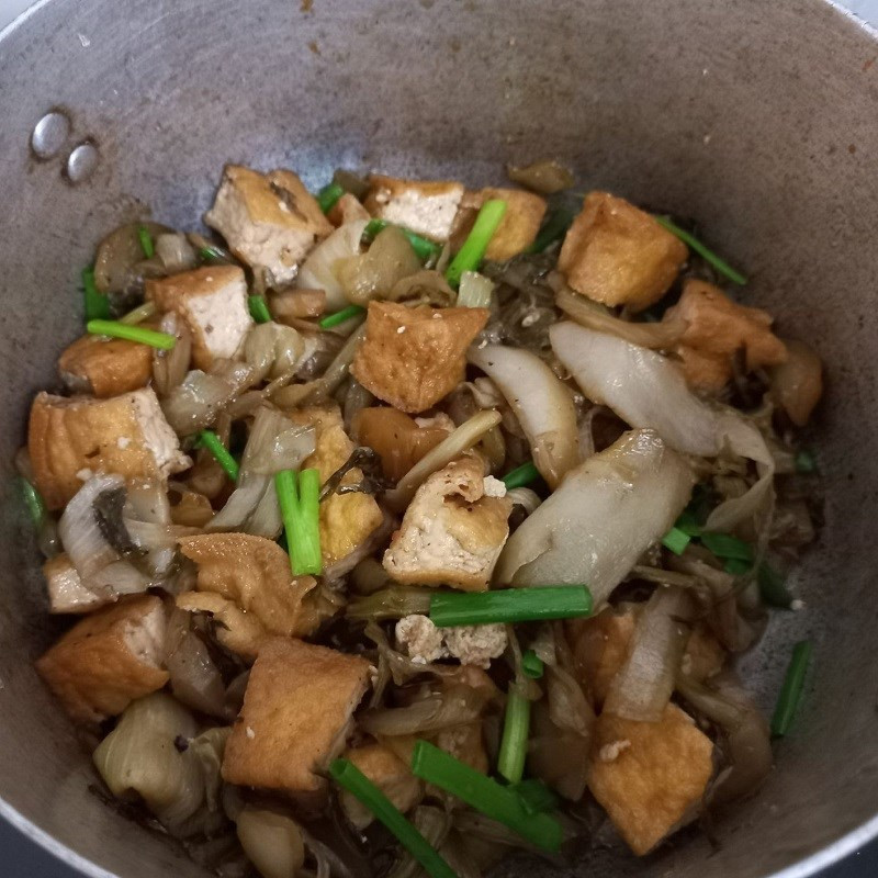Finished pickled mustard greens with tofu