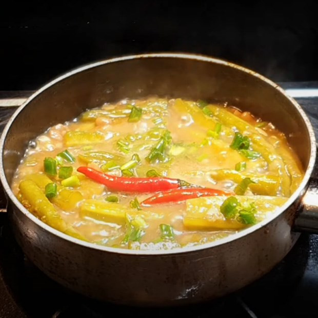 Producto final del amargón guisado con leche de coco