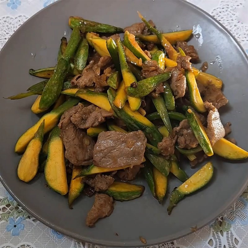 Finished beef and pumpkin stir-fry dish