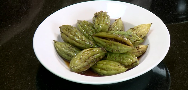Finished peppercorn-braised luffa